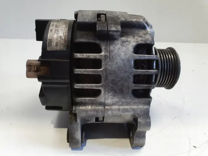 Audi A3 8L Golf IV Seat Leon 1.9 TDI ALTERNATOR Valeo 038903023S 120A