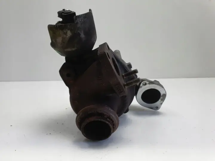 VOLVO C30 V40 S40 V50 S60 II 1.6 D2 TURBOSPRĘŻARKA turbo 9686120680