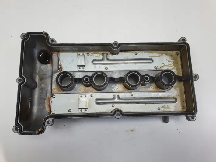 Chevrolet Spark II 1.0 16V POKRYWA ZAWORÓW