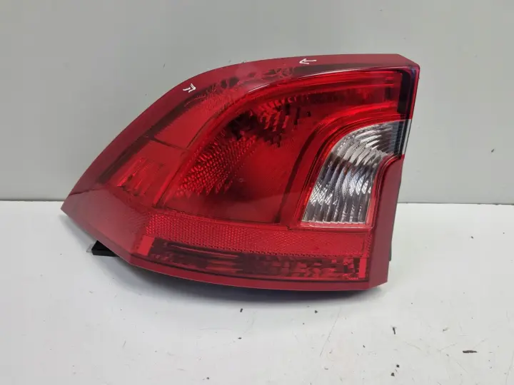 Volvo S60 II LIFT 13-18r TYLNIA TYLNA LAMPA LEWA lewy tył 31395930