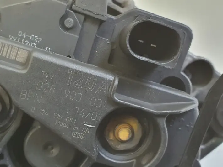 Audi A4 B6 1.9 TDI ALTERNATOR Valeo 028903031A 120A