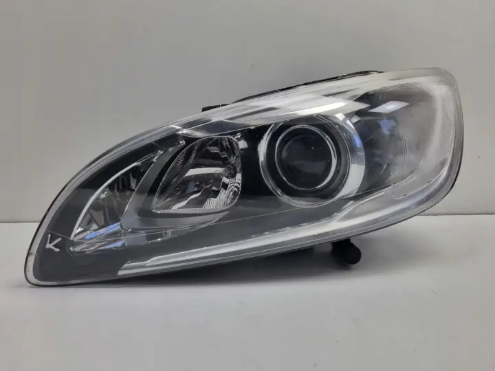 Volvo V60 S60 II LIFT PRZEDNIA LAMPA LEWA lewy przód XENON SKRĘTNY 31395902