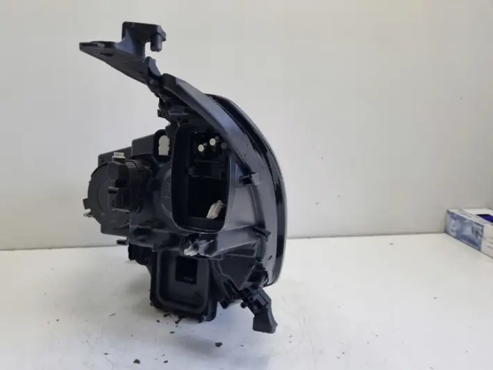 Renault Megane IV 16-20r PRZEDNIA LAMPA PRAWA PRAWY PRZÓD europa 260108478R