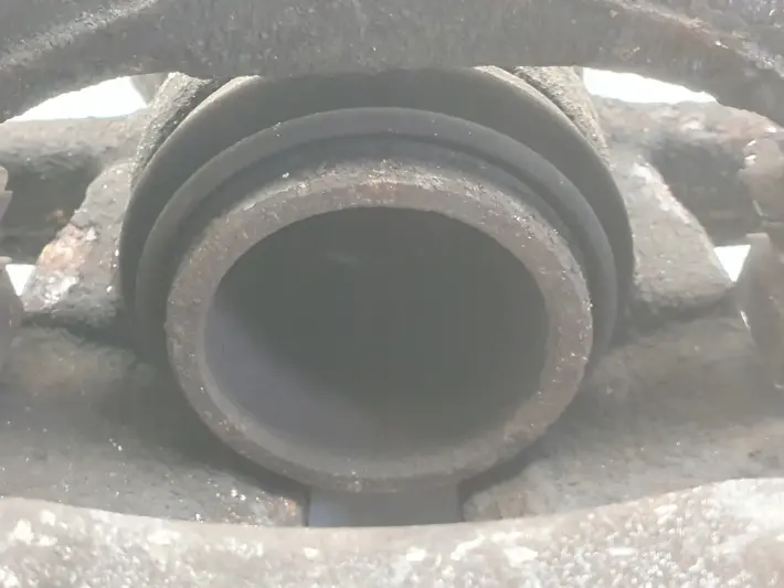 Renault Clio IV LEWY PRZEDNI ZACISK HAMULCOWY przód kierowcy L.P