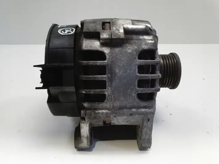 Renault Trafic II 1.9 DCI ALTERNATOR valeo 8200538815