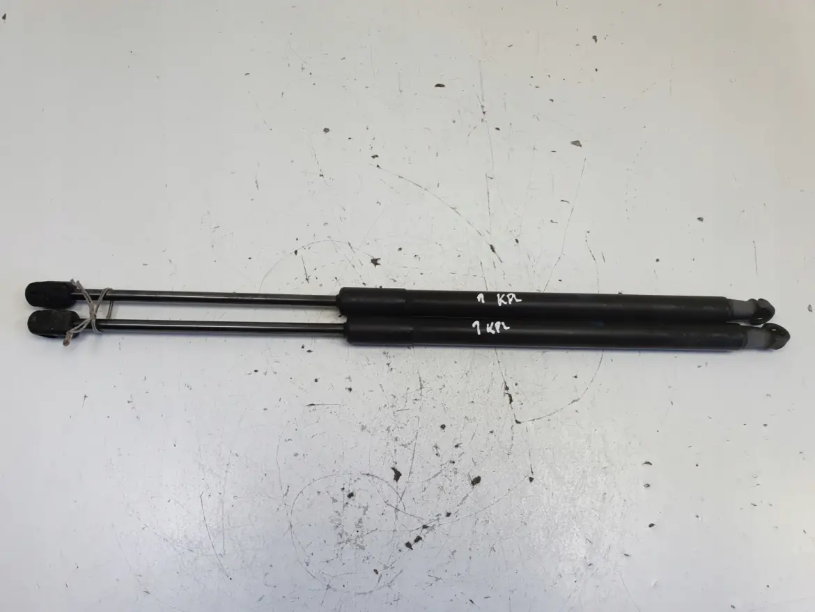 Mercedes W204 SIŁOWNIK KLAPY BAGAŻNIKA Teleskop siłowniki A2049803064 Kpl