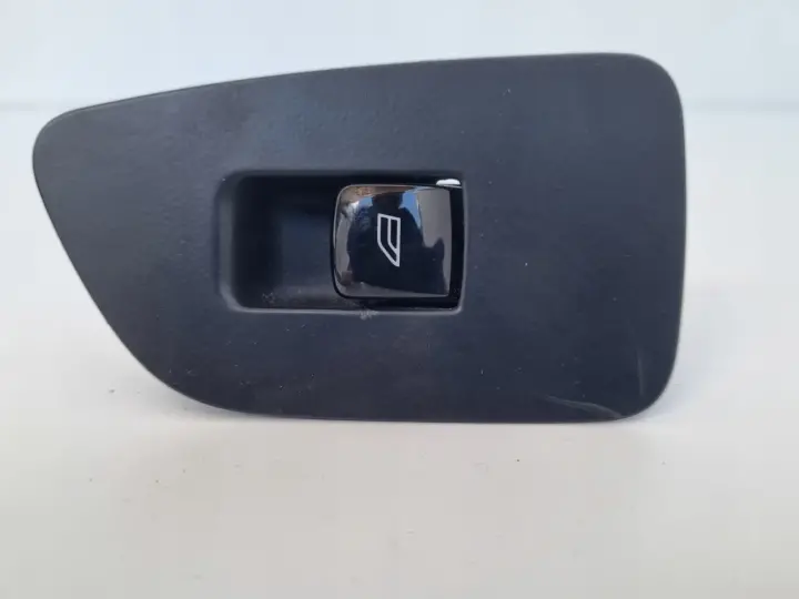 Volvo S90 II V60 II S60 III XC60 II PRAWY PANEL SZYB 31376458