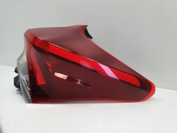 Toyota Auris II LIFT HTB 12-18r TYLNIA LAMPA PRAWA PRAWY TYŁ