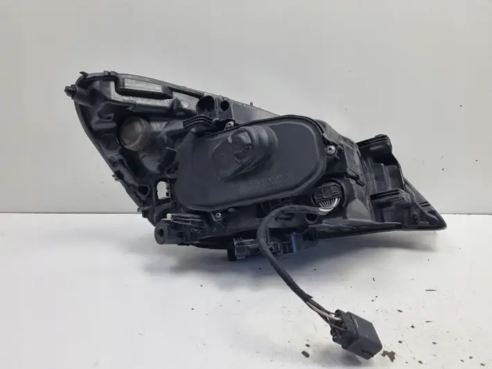 Volvo V60 S60 II PRZEDNIA LAMPA LEWA lewy przód XENON 31299990