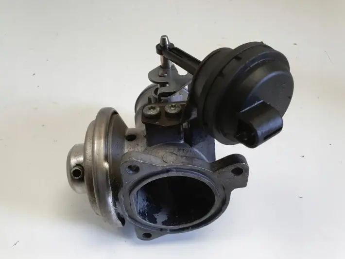 VW Bora 1.9 TDI ZAWÓR EGR 038131501E