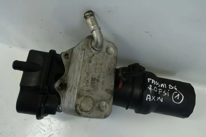 VW Passat B6 2.0 Fsi POSTAWA FILTRA OLEJU Obudowa