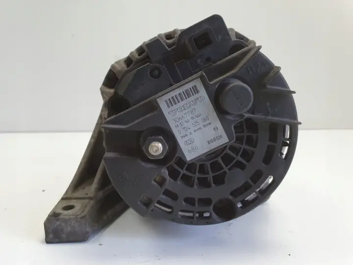 Volvo XC90 2.4 D5 ALTERNATOR bosch 30667787