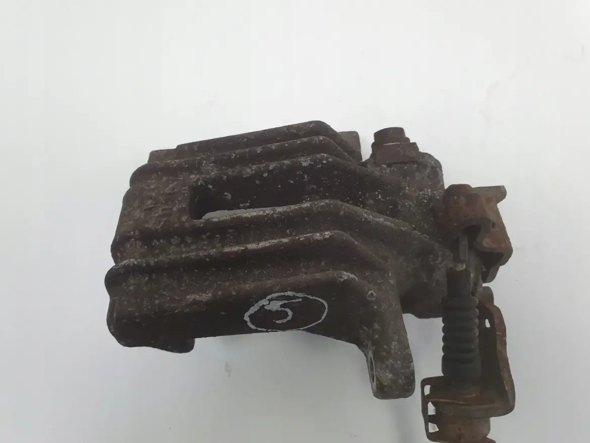 VW Golf IV Bora Audi A3 LEWY ZACISK HAMULCOWY tył kierowcy Lucas