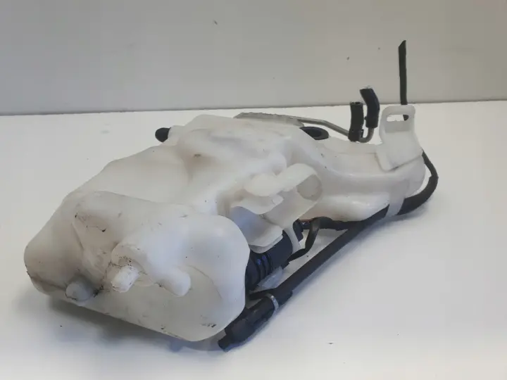 Mercedes CLS C219 W219 ZBIORNICZEK SPRYSKIWACZY 2118603660