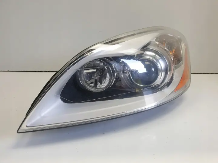 Volvo XC60 PRZEDNIA LAMPA LEWA BI XENON SKRĘTNY