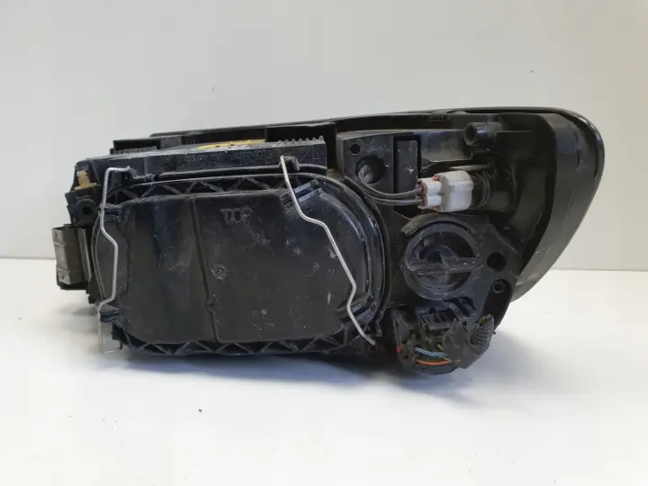 Volvo V50 S40 II PRZEDNIA LAMPA PRAWA prawy przód EUROPA ŁADNA 30698874