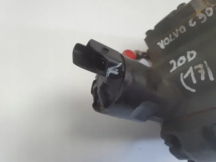 Volvo C30 V50 S40 II V70 III 2.0 D POMPA WTRYSKOWA paliwa