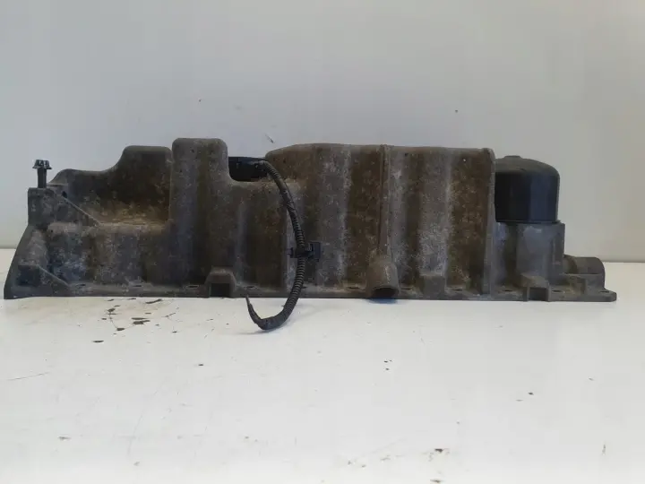 Volvo S60 V70 2.4 T MISKA OLEJOWA oleju 8670458