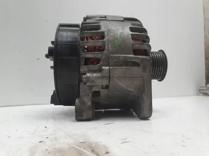 Renault Laguna II 2.0 T ALTERNATOR valeo 8200846074