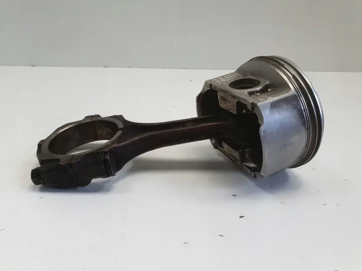 Subaru Legacy IV 2.0 B TŁOK KORBOWÓD