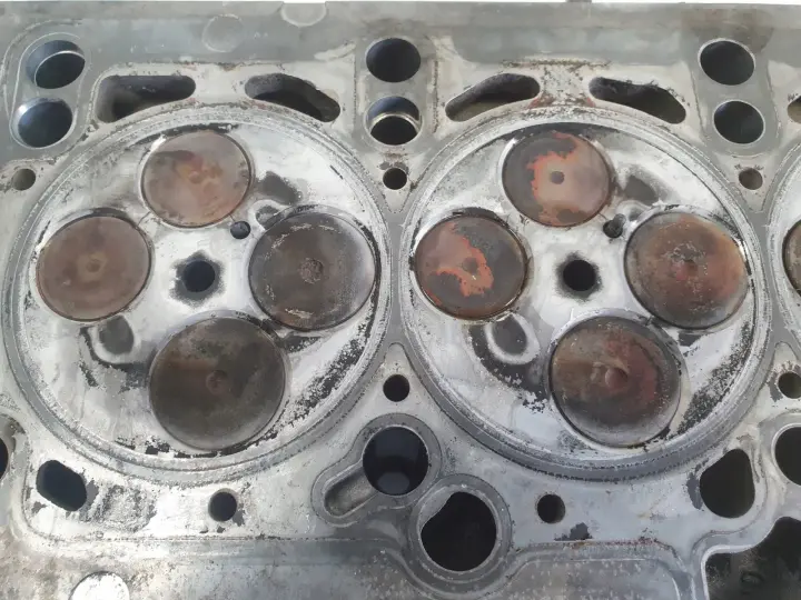 VW Passat B6 2.0 TDI GŁOWICA CYLINDRÓW 03G103373A