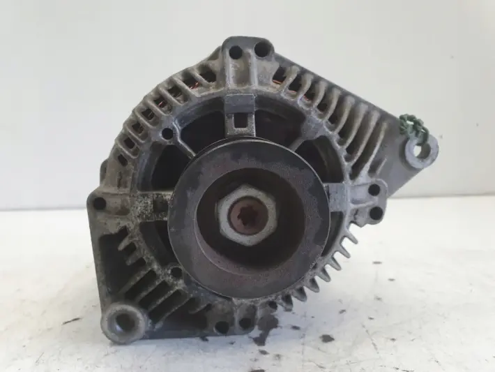Renault Laguna I 1.8 16V ALTERNATOR 7700424582 valeo 110A