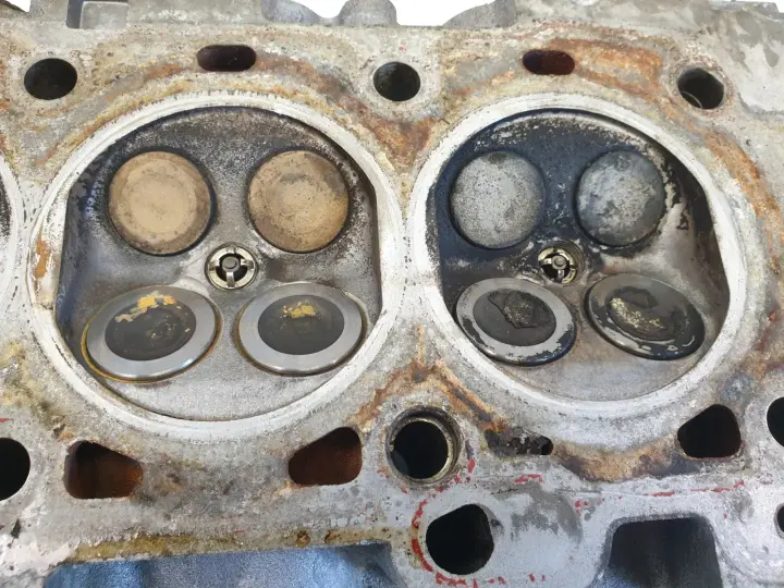 Volvo S60 V70 2.4 B GŁOWICA CYLINDRÓW 1001837003