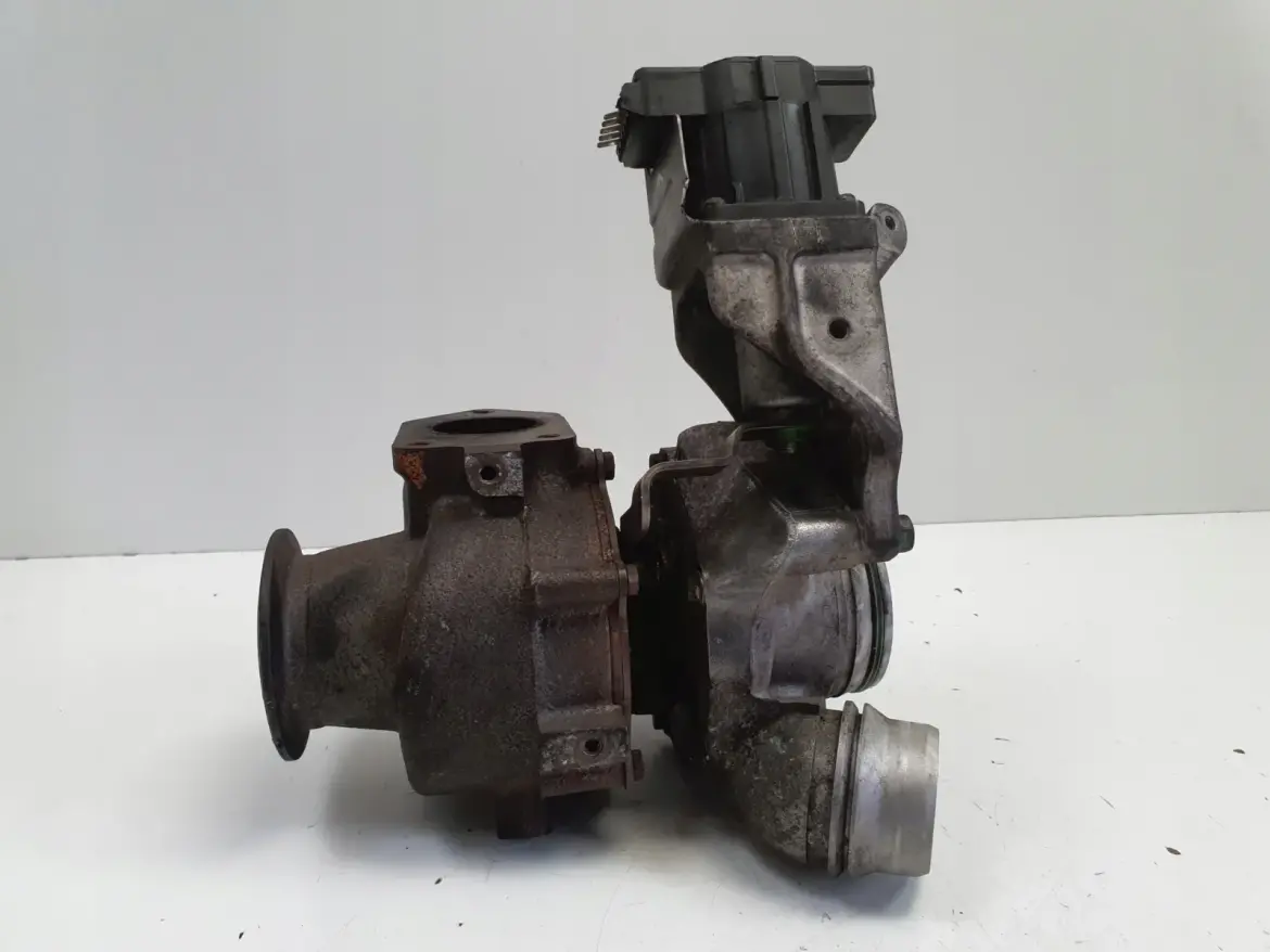 BMW E87 E90 2.0 D N47 TURBOSPRĘŻARKA turbo