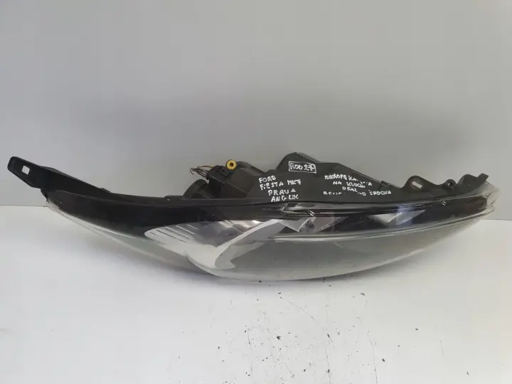 Ford Fiesta MK6 MK7 08-12r PRZEDNIA LAMPA PRAWA prawy przód Anglik ciemna