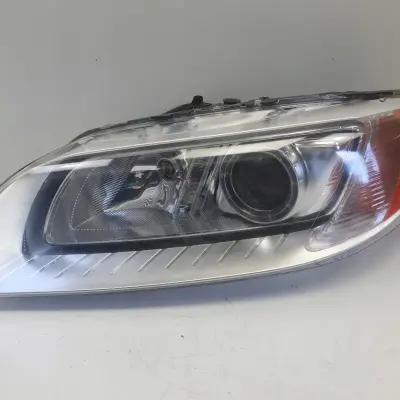 Volvo V70 XC70 III S80 II PRZEDNIA LAMPA LEWA lewy przód XENON 31353532