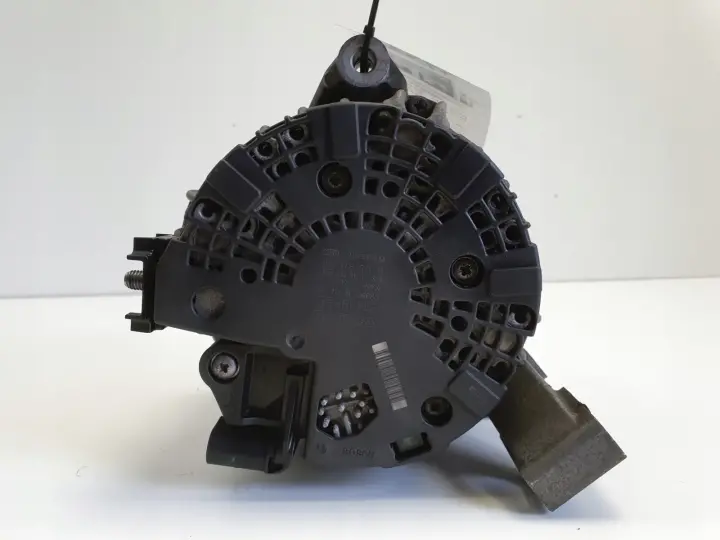 Volvo V70 III XC70 II 2.4 D5 ALTERNATOR 31419556