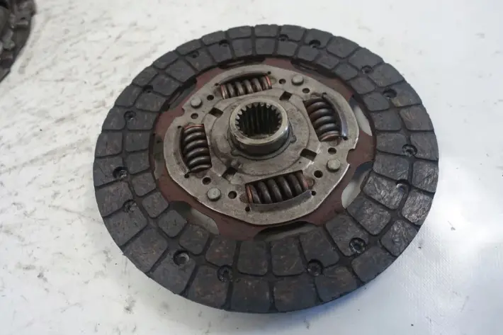 Toyota Avensis T22 2.0 VVTi TARCZA DOCISK sprzęgło