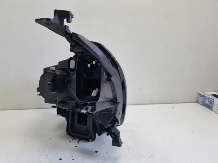 Renault Megane IV 16-20r PRZEDNIA LAMPA PRAWA PRAWY PRZÓD europa 260108478R