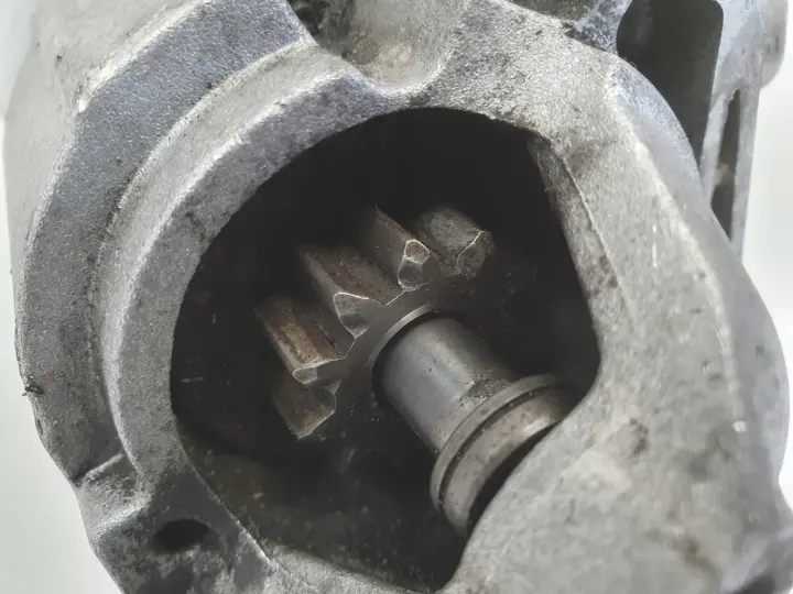 Renault Megane III 1.9 dCi ROZRUSZNIK bosch 0001108429