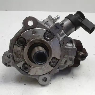 BMW F10 F11 2.0 D POMPA WTRYSKOWA 0445010517