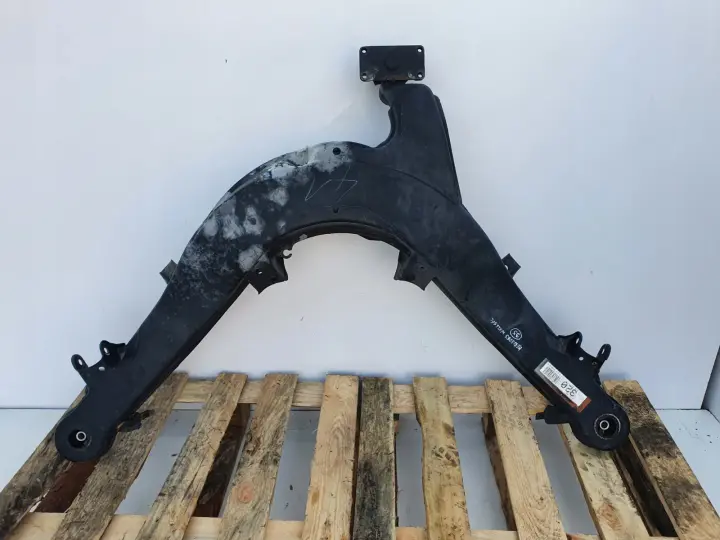 Mercedes W126 SEC BELKA TYLNEGO ZAWIESZENIA Tył