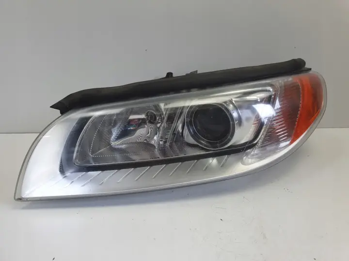 Volvo V70 XC70 III S80 II PRZEDNIA LAMPA LEWA lewy przód XENON 31353532