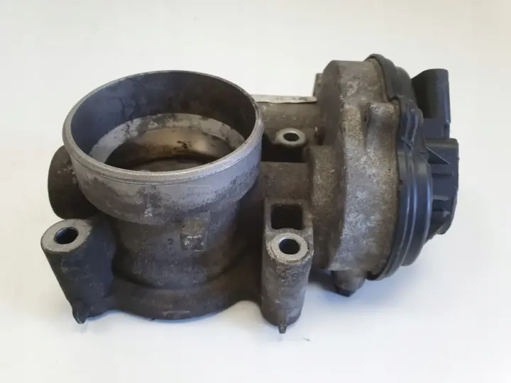 Ford Focus MK2 1.8 16V PRZEPUSTNICA 4M5G-ED