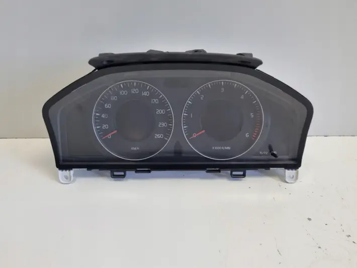 Volvo S80 II V70 III XC70 II 2.4 D5 LICZNIK ZEGARY Europa diesel 31270899AA