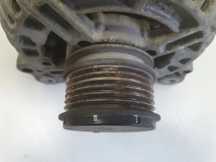 VW Golf V 2.0 TDI ALTERNATOR bosch