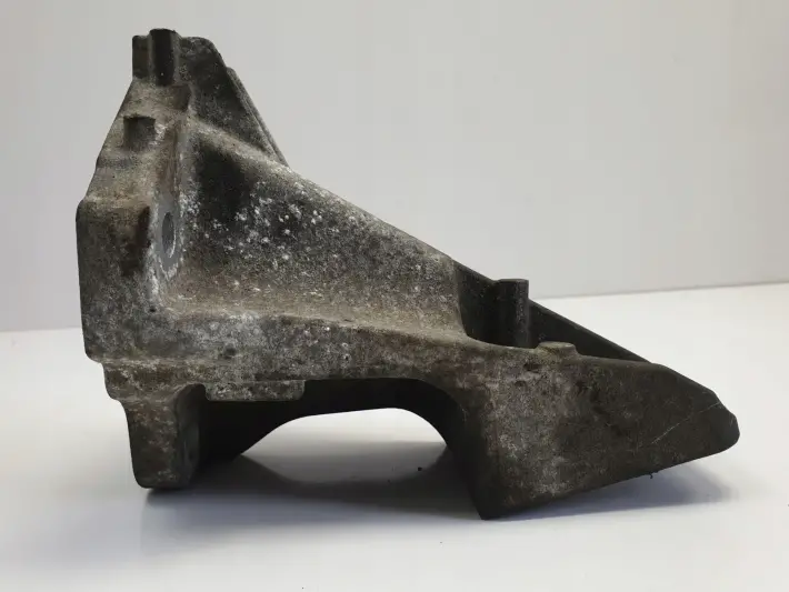 Range Rover Sport II 3.0 D ŁAPA SILNIKA wspornik