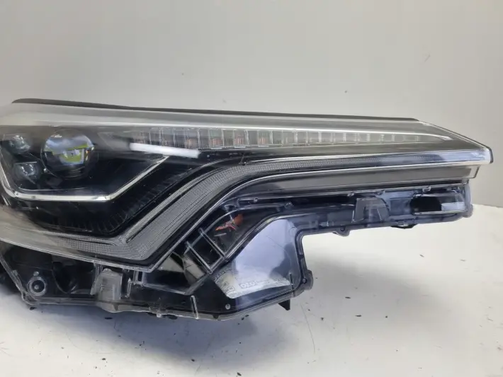 Toyota CHR C-HR PRZEDNIA LAMPA PRAWA prawy przód FULL LED 81110-F4170-00