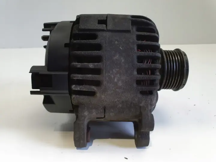VW Golf V 1.9 TDI ALTERNATOR valeo 06F903023C 140A