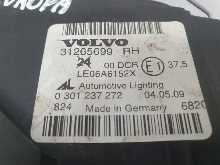 Volvo S40 II V50 LIFT PRZEDNIA LAMPA PRAWA PRAWY PRZÓD europa 31265699