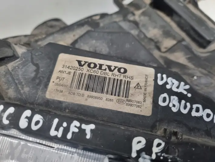 Volvo XC60 13-17r LIFT PRZEDNIA LAMPA PRAWA PRAWY PRZÓD LED europa 31420250