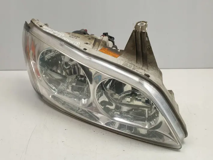 Nissan Maxima V A33 PRZEDNIA LAMPA PRAWA przód