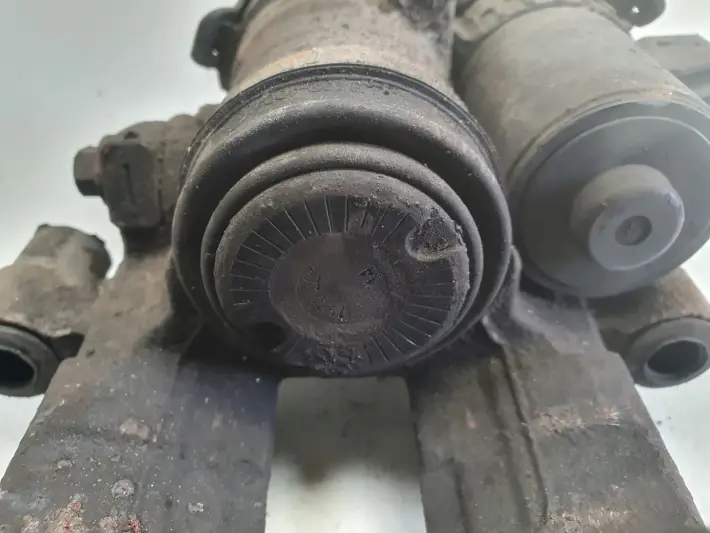 Volvo XC60 II XC90 II TYLNY ZACISK HAMULCOWY prawy tył 31687555 32217364