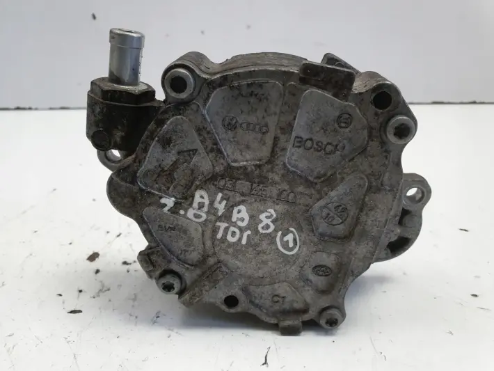 Audi A4 B8 2.0 TDI POMPA VACUM wakum 03L145100F