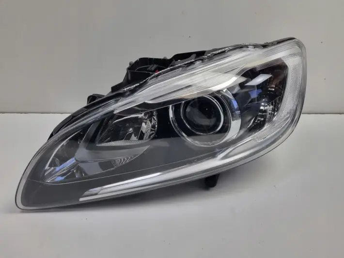 Volvo S60 II V60 LIFT PRZEDNIA LAMPA LEWA lewy przód XENON skrętna 31420261