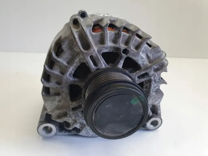 Volvo V40 II 1.6 D2 ALTERNATOR 30659390 valeo 150A